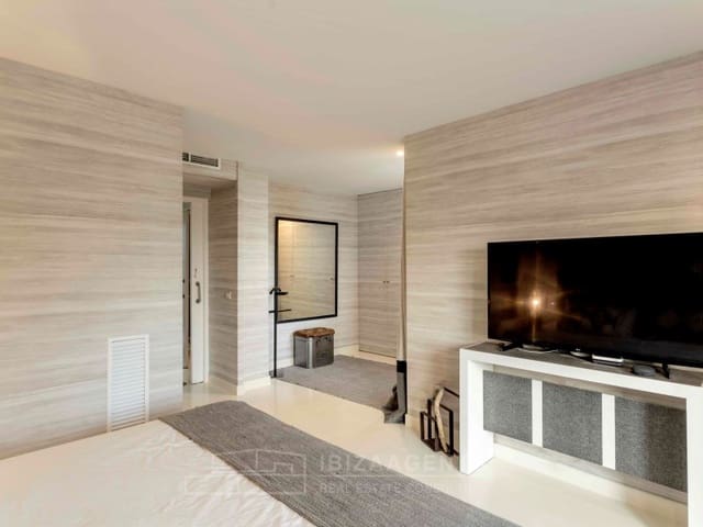 5 sypialnia Apartament na sprzedaż w Miasto Ibiza / Eivissa z basenem garażem - 1 995 000 € (Ref: 7203823)