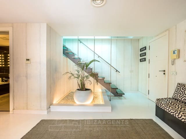 5 soverom Leilighet til salgs i Talamanca, Ibiza by med svømmebasseng garasje - € 1 995 000 (Ref: 7203823)
