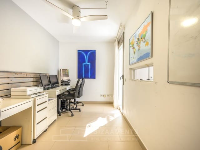5 soverom Leilighet til salgs i Talamanca, Ibiza by med svømmebasseng garasje - € 1 995 000 (Ref: 7203823)