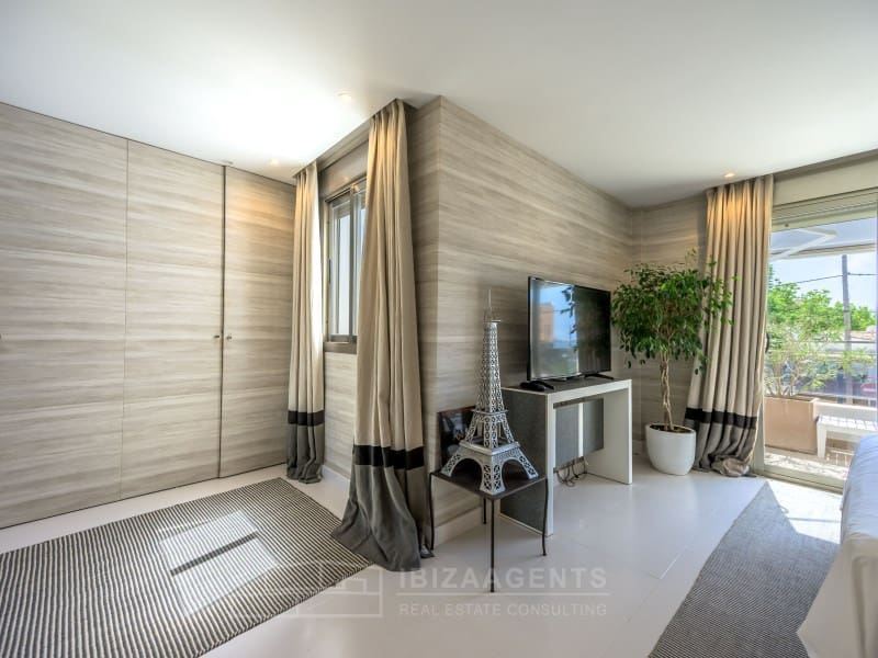 5 sypialnia Apartament na sprzedaż w Talamanca z basenem garażem - 1 995 000 € (Ref: 7203823)