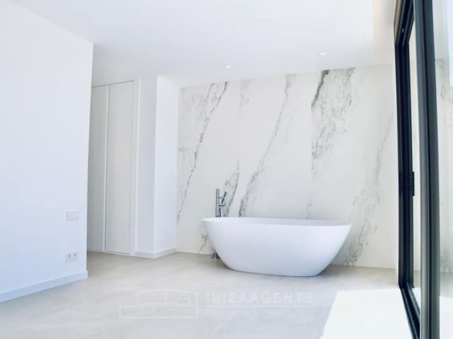 5 quarto Moradia para venda em Nuestra Señora de Jesus, Santa Eulalia / Santa Eularia com piscina garagem - 2 950 000 € (Ref: 7527564)