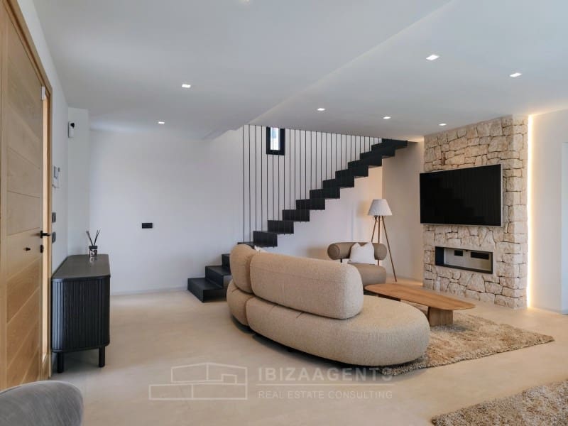 3 slaapkamer Villa te koop in Nuestra Senora de Jesus met zwembad - € 2.100.000 (Ref: 8244126)