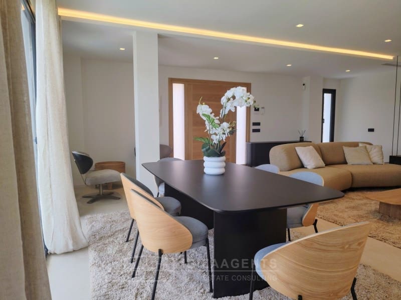 3 slaapkamer Villa te koop in Nuestra Senora de Jesus met zwembad - € 2.100.000 (Ref: 8244126)