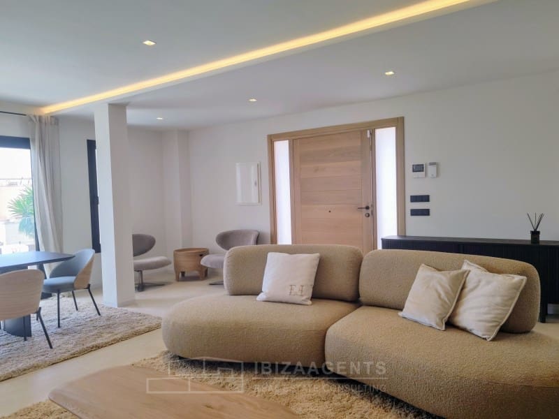 3 slaapkamer Villa te koop in Nuestra Senora de Jesus met zwembad - € 2.100.000 (Ref: 8244126)