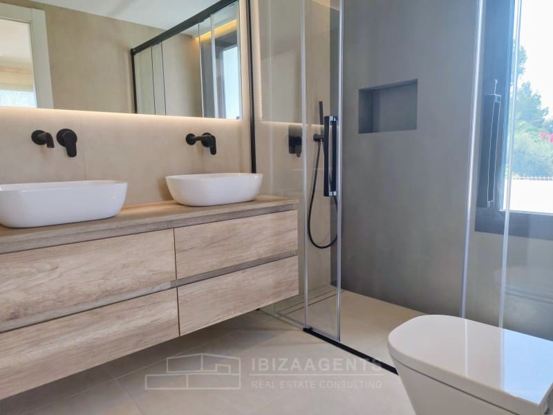 3 slaapkamer Villa te koop in Nuestra Senora de Jesus met zwembad - € 2.100.000 (Ref: 8244126)