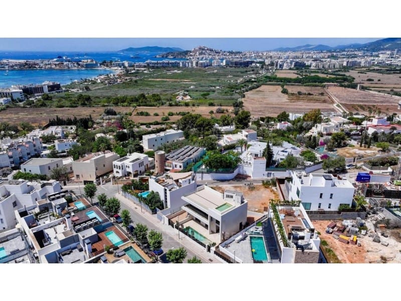 4 soverom Villa til salgs i Nuestra Senora de Jesus med svømmebasseng garasje - € 4 500 000 (Ref: 8244128)