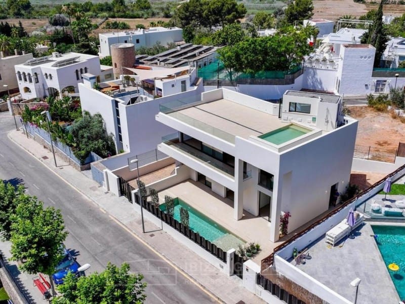4 soverom Villa til salgs i Nuestra Senora de Jesus med svømmebasseng garasje - € 4 500 000 (Ref: 8244128)
