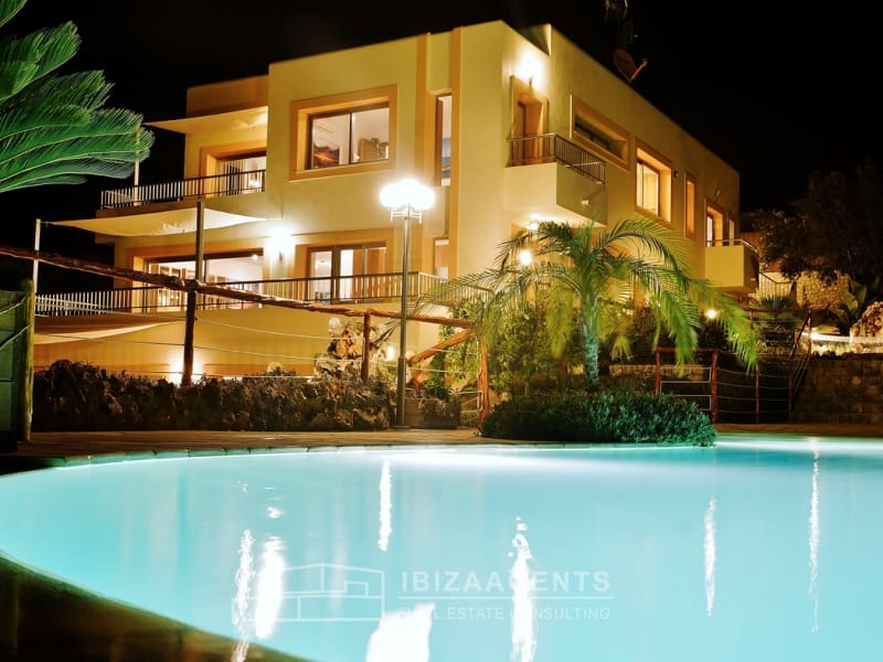 6 soveværelse Villa til salg i Nuestra Senora de Jesus med swimmingpool - € 6.000.000 (Ref: 8374036)