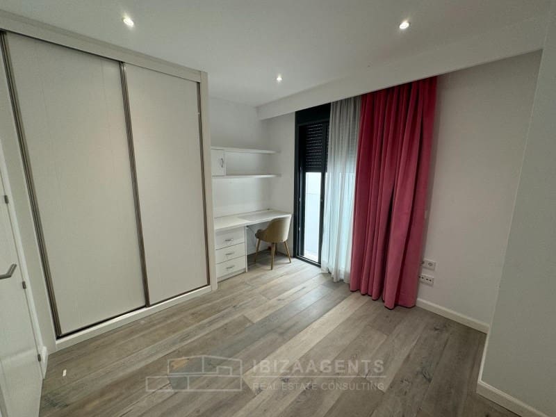 3 makuuhuone Huoneisto myytävänä paikassa Santa Eulalia / Santa Eularia mukana uima-altaan - 1 400 000 € (Ref: 8490931)