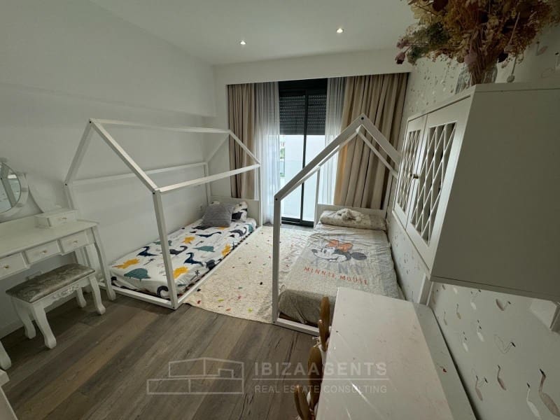 3 makuuhuone Huoneisto myytävänä paikassa Santa Eulalia / Santa Eularia mukana uima-altaan - 1 400 000 € (Ref: 8490931)