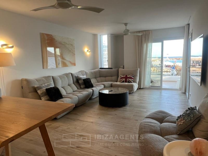2 soveværelse Lejlighed til salg i Santa Eulalia / Santa Eularia - € 795.000 (Ref: 8812395)