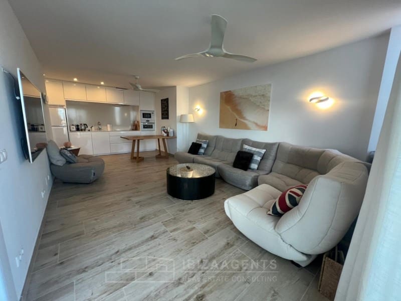 2 soveværelse Lejlighed til salg i Santa Eulalia / Santa Eularia - € 795.000 (Ref: 8812395)