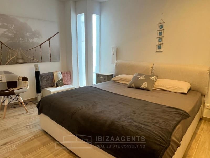 2 soveværelse Lejlighed til salg i Santa Eulalia / Santa Eularia - € 795.000 (Ref: 8812395)