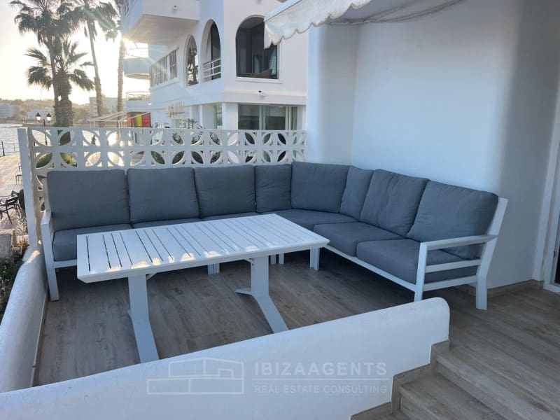 2 soveværelse Lejlighed til salg i Santa Eulalia / Santa Eularia - € 795.000 (Ref: 8812395)