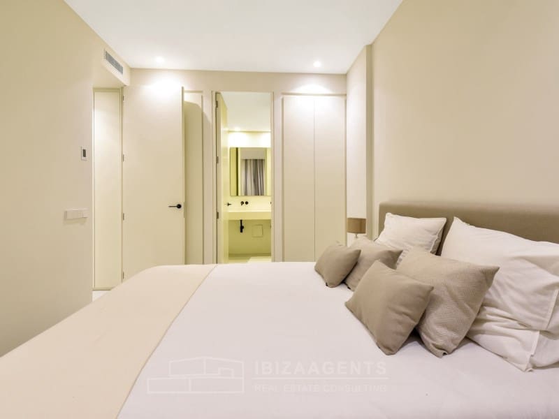 4 bedroom Apartment for sale in Ibiza / Eivissa town - € 1,700,000 (Ref: 9208580)