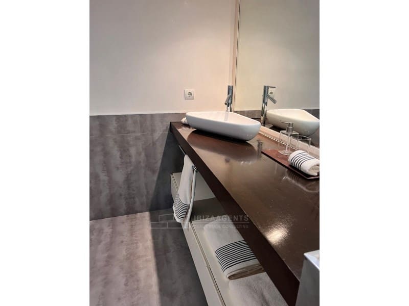 2 soverom Leilighet til leie i Ibiza by - € 2 850 (Ref: 9338662)