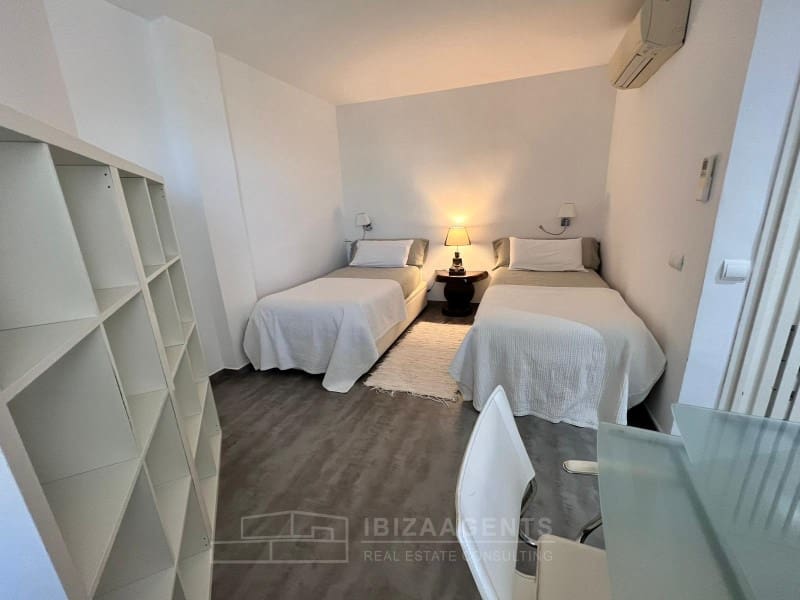 2 soverom Leilighet til leie i Ibiza by - € 2 850 (Ref: 9338662)