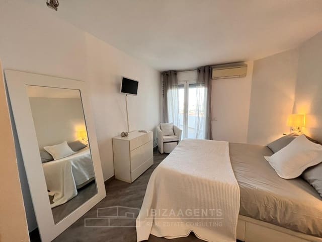 2 slaapkamer Appartement te huur in Ibiza dorp - € 2.850 (Ref: 9338662)