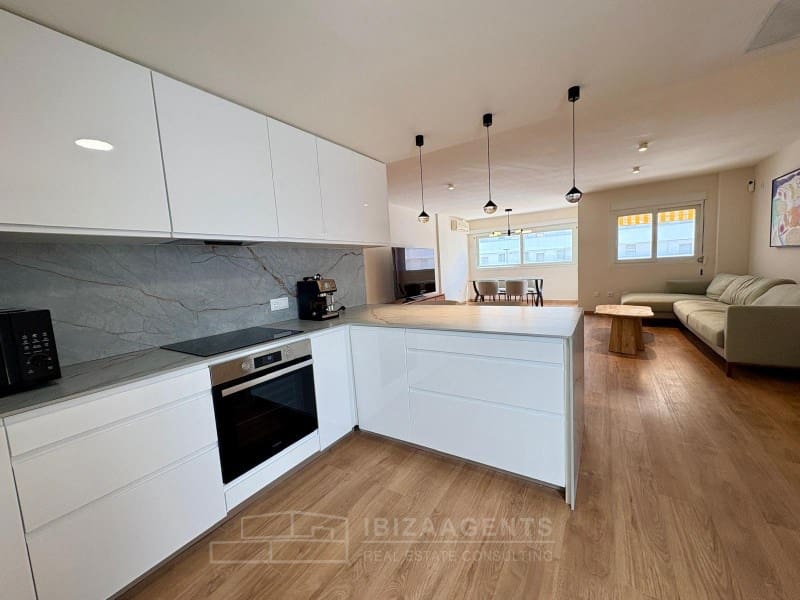 3 bedroom Apartment for rent in Ibiza / Eivissa town - € 3,500 (Ref: 9565272)