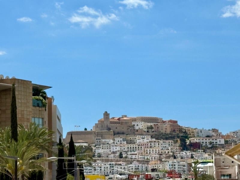 3 bedroom Apartment for rent in Ibiza / Eivissa town - € 3,500 (Ref: 9565272)