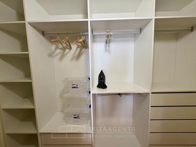 3 bedroom Apartment for rent in Ibiza / Eivissa town - € 3,500 (Ref: 9565272)