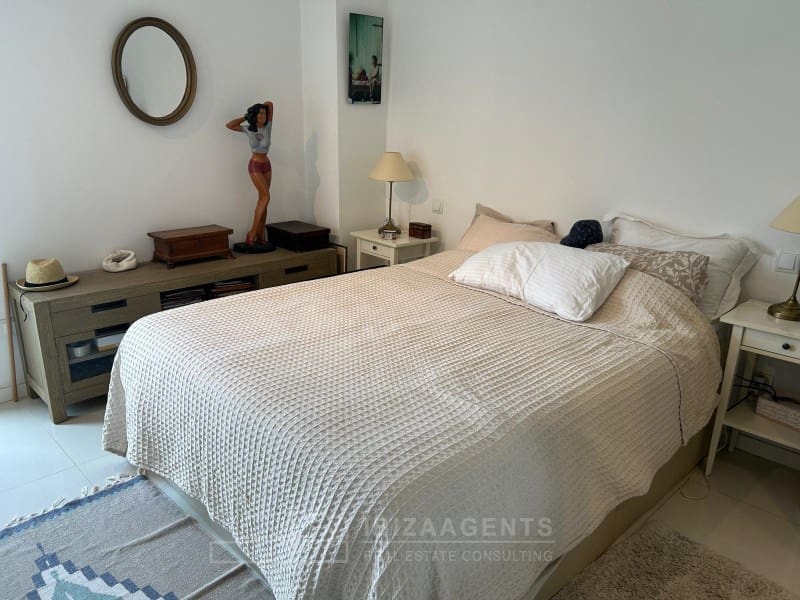 Apartamento de 2 habitaciones en Ibiza / Eivissa ciudad en venta con piscina - 690.000 € (Ref: 9604869)