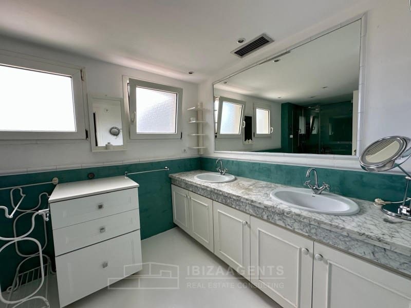 4 Zimmer Apartment zu verkaufen in Ibiza / Eivissa Stadt mit Pool Garage - 2.700.000 € (Ref: 9701504)