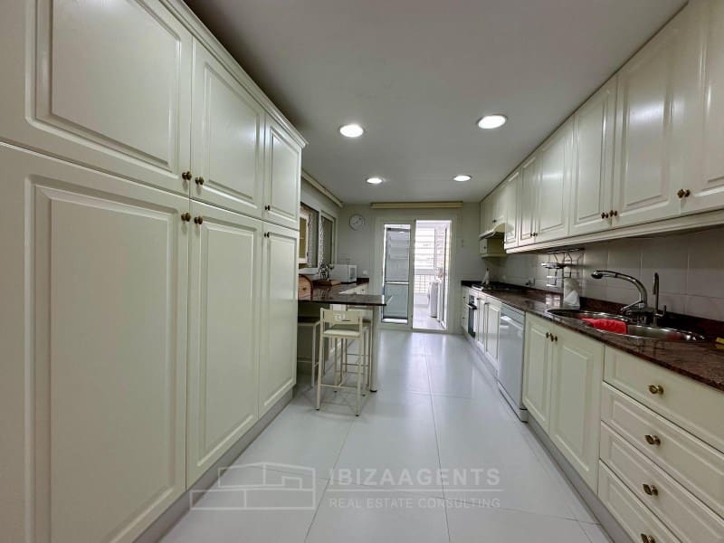 4 Zimmer Apartment zu verkaufen in Ibiza / Eivissa Stadt mit Pool Garage - 2.700.000 € (Ref: 9701504)