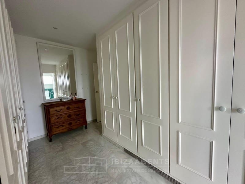 4 Zimmer Apartment zu verkaufen in Ibiza / Eivissa Stadt mit Pool Garage - 2.700.000 € (Ref: 9701504)