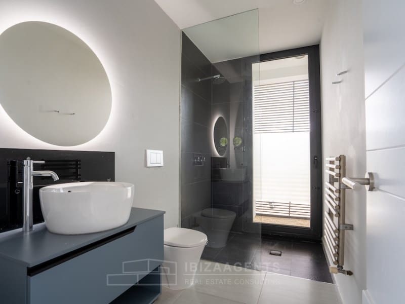 4 soveværelse Villa til leje i Sant Antoni de Portmany med swimmingpool - € 12.000 (Ref: 9758810)