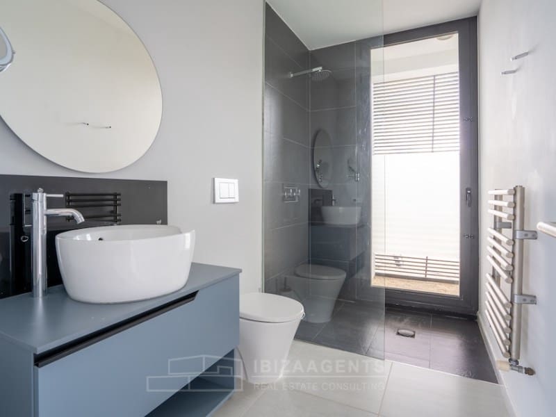 4 soveværelse Villa til leje i Sant Antoni de Portmany med swimmingpool - € 12.000 (Ref: 9758810)