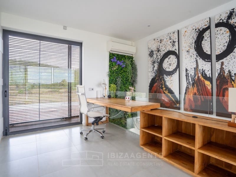 4 soveværelse Villa til leje i Sant Antoni de Portmany med swimmingpool - € 12.000 (Ref: 9758810)