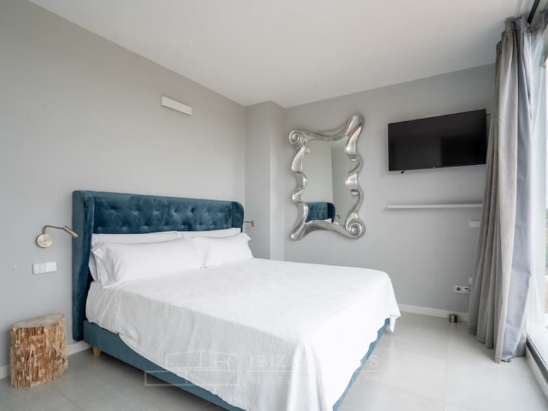 4 soveværelse Villa til leje i Sant Antoni de Portmany med swimmingpool - € 12.000 (Ref: 9758810)