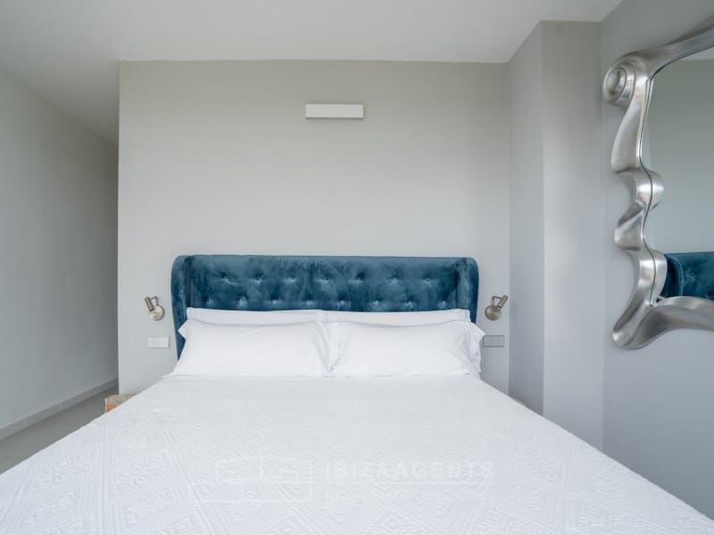 4 soveværelse Villa til leje i Sant Antoni de Portmany med swimmingpool - € 12.000 (Ref: 9758810)