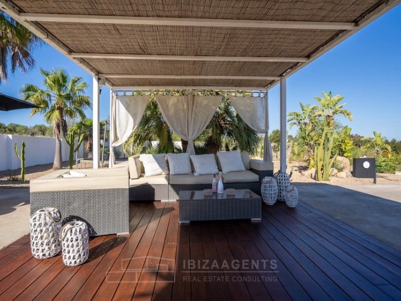 4 soveværelse Villa til leje i Sant Antoni de Portmany med swimmingpool - € 12.000 (Ref: 9758810)