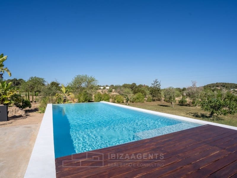 4 soveværelse Villa til leje i Sant Antoni de Portmany med swimmingpool - € 12.000 (Ref: 9758810)