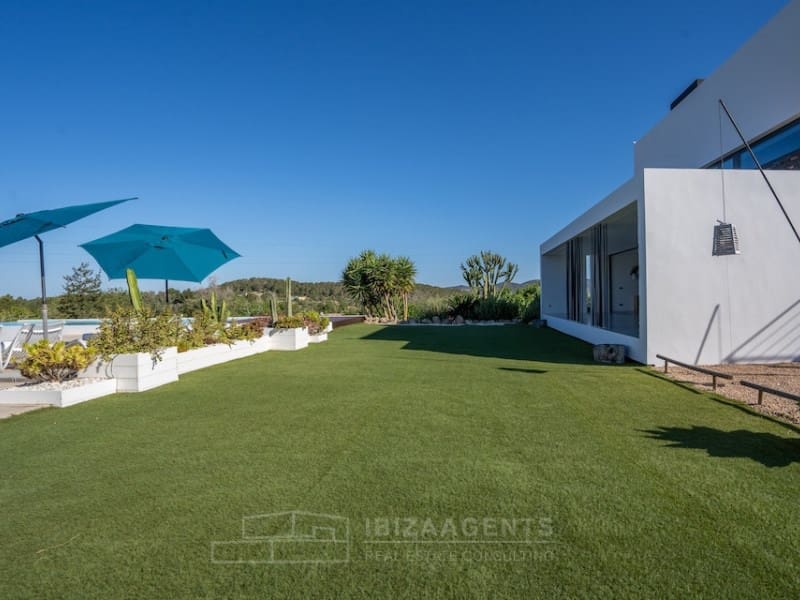 4 soveværelse Villa til leje i Sant Antoni de Portmany med swimmingpool - € 12.000 (Ref: 9758810)
