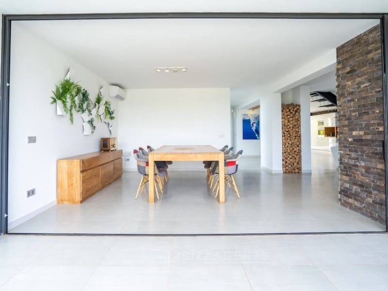 4 soveværelse Villa til leje i Sant Antoni de Portmany med swimmingpool - € 12.000 (Ref: 9758810)