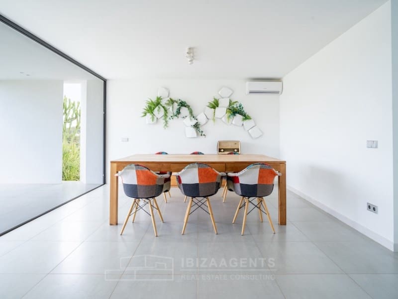 4 soveværelse Villa til leje i Sant Antoni de Portmany med swimmingpool - € 12.000 (Ref: 9758810)