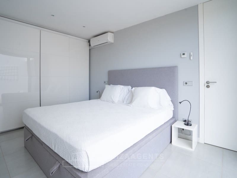 4 soveværelse Villa til leje i Sant Antoni de Portmany med swimmingpool - € 12.000 (Ref: 9758810)