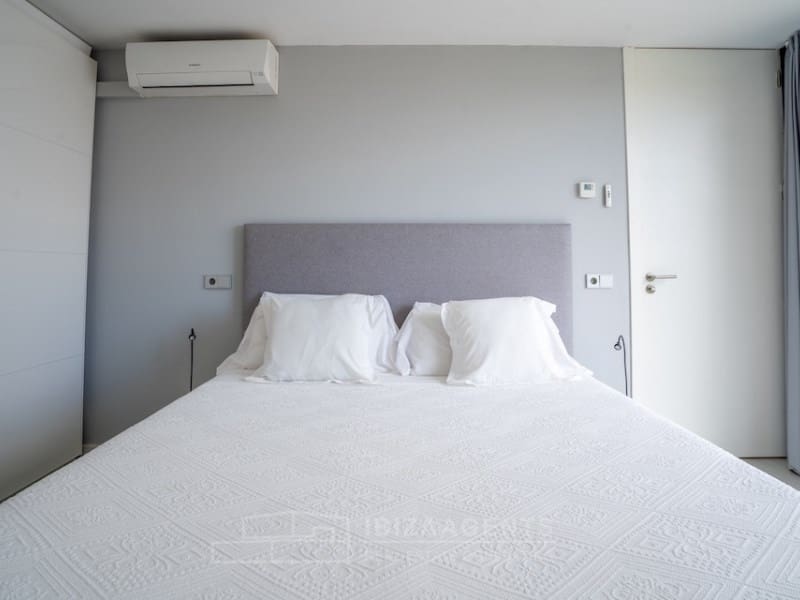 4 soveværelse Villa til leje i Sant Antoni de Portmany med swimmingpool - € 12.000 (Ref: 9758810)