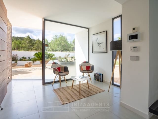 4 soveværelse Villa til leje i Sant Antoni de Portmany med swimmingpool - € 12.000 (Ref: 9758810)