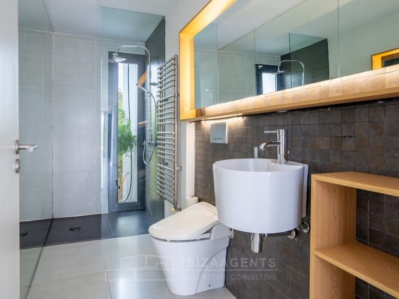 4 soveværelse Villa til leje i Sant Antoni de Portmany med swimmingpool - € 12.000 (Ref: 9758810)