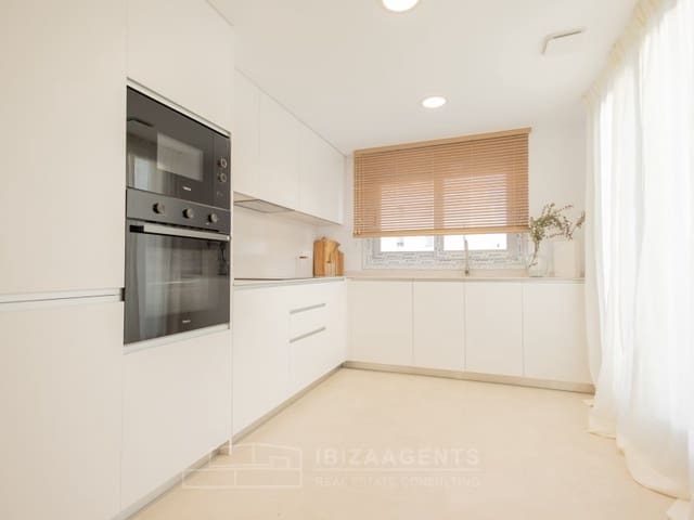 3 quarto Apartamento para venda em Ibiza / Eivissa cidade com garagem - 677 000 € (Ref: 9758811)