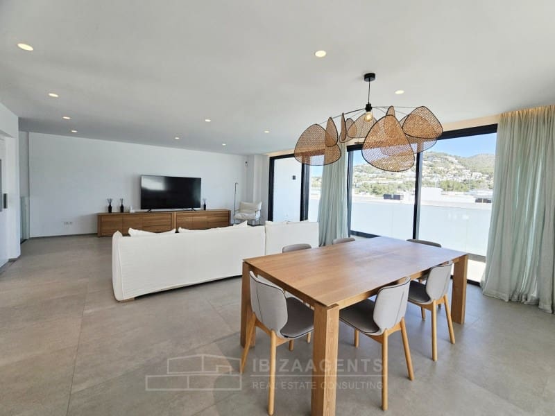 5 slaapkamer Villa te koop in Santa Eulalia / Santa Eularia met zwembad - € 2.700.000 (Ref: 9762007)