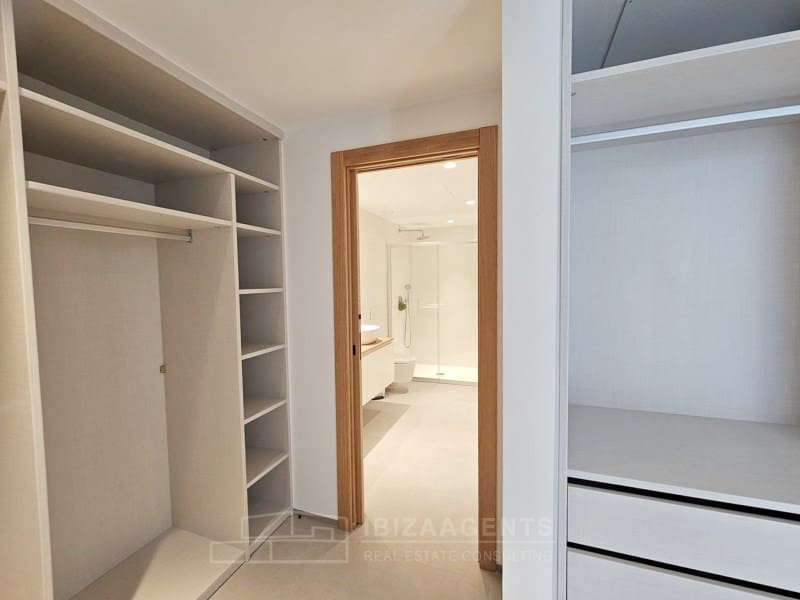 5 slaapkamer Villa te koop in Santa Eulalia / Santa Eularia met zwembad - € 2.700.000 (Ref: 9762007)