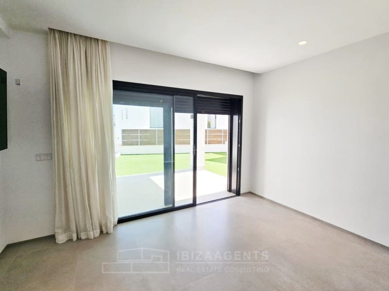 5 slaapkamer Villa te koop in Santa Eulalia / Santa Eularia met zwembad - € 2.700.000 (Ref: 9762007)