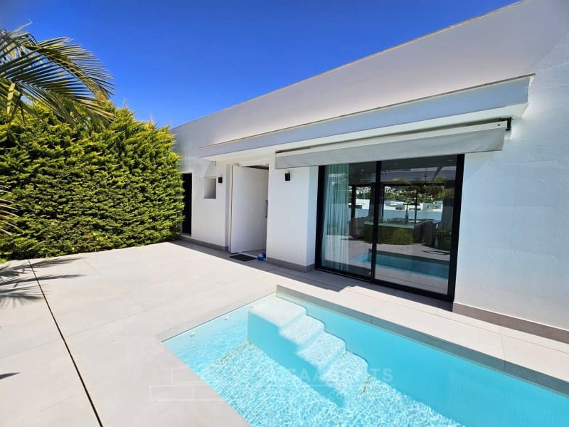 5 slaapkamer Villa te koop in Santa Eulalia / Santa Eularia met zwembad - € 2.700.000 (Ref: 9762007)