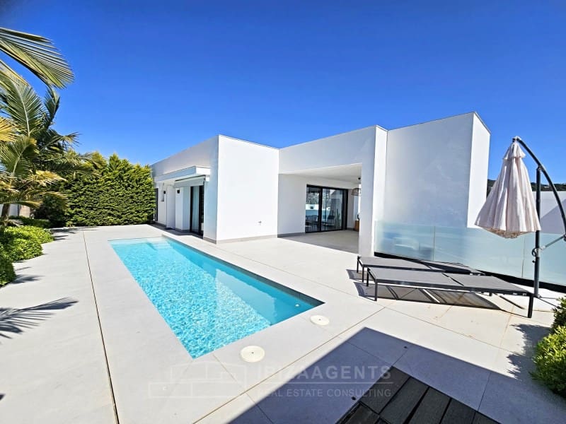 5 slaapkamer Villa te koop in Santa Eulalia / Santa Eularia met zwembad - € 2.700.000 (Ref: 9762007)