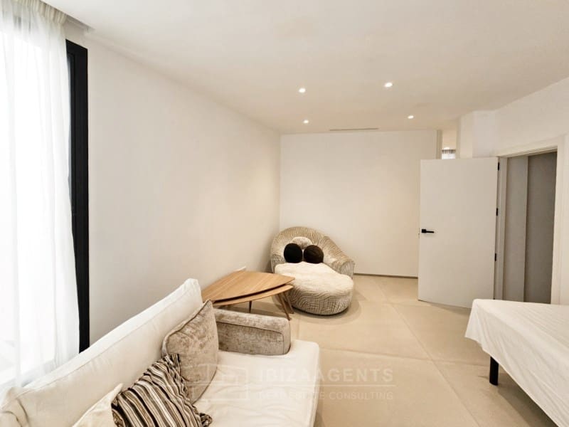 5 slaapkamer Villa te koop in Santa Eulalia / Santa Eularia met zwembad - € 2.700.000 (Ref: 9762007)